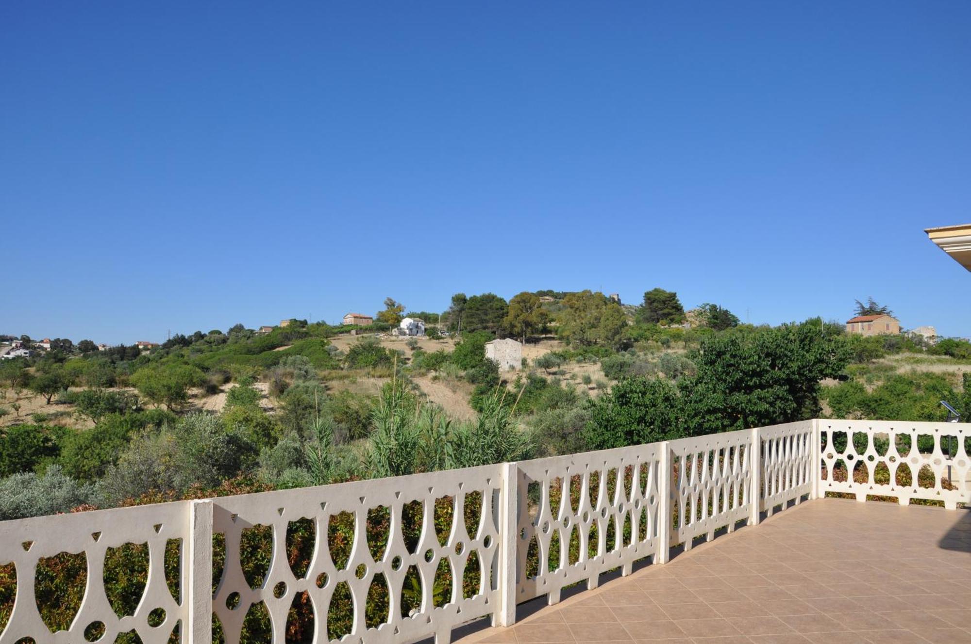 B&B La Terrazza Degli Scrittori Racalmuto Екстер'єр фото